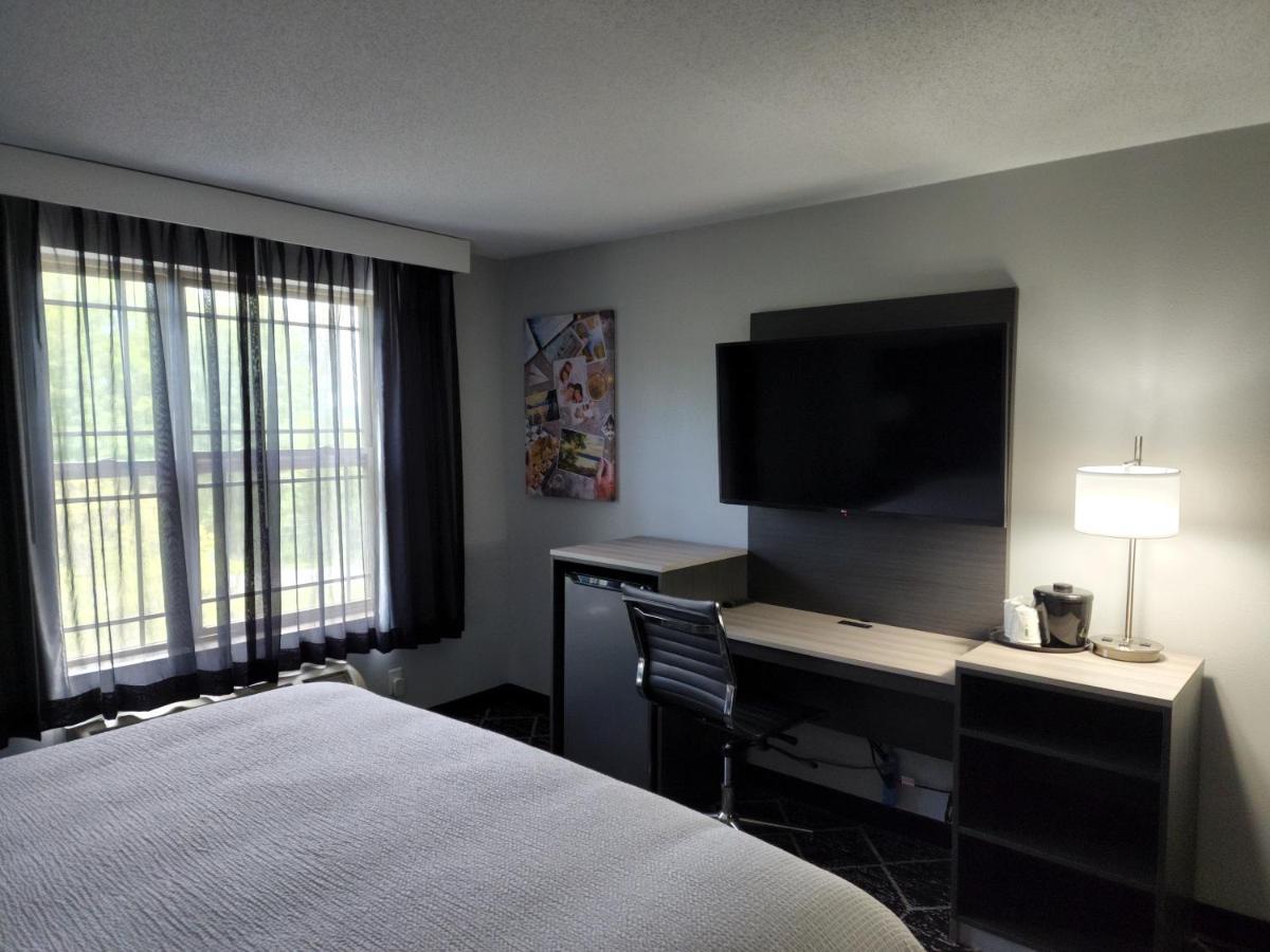 La Quinta Inn & Suites By Wyndham Озеро Джордж Экстерьер фото