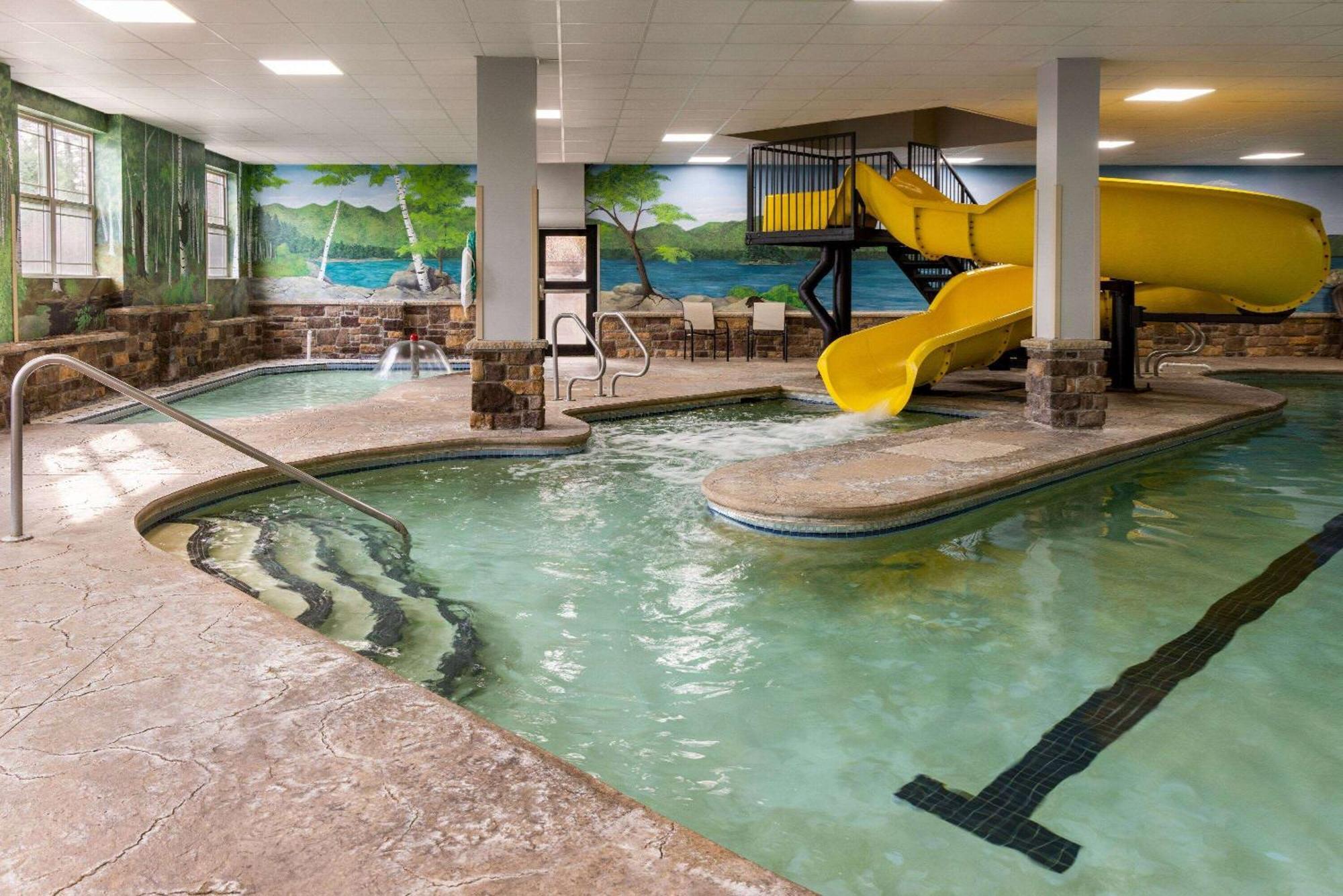 La Quinta Inn & Suites By Wyndham Озеро Джордж Экстерьер фото